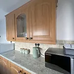 Bolton Terrace - 2 Bedrooms - Sleeps 4 *