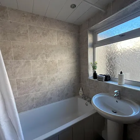 Apartment Bolton Terrace - 2 Bedrooms - Sleeps 4