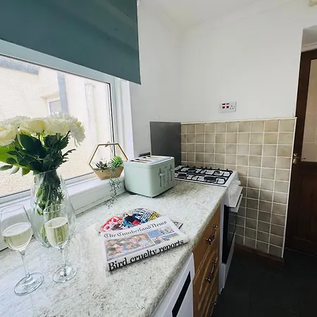 Bolton Terrace - 2 Bedrooms - Sleeps 4 *