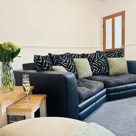 Bolton Terrace - 2 Bedrooms - Sleeps 4