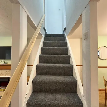 Bolton Terrace - 2 Bedrooms - Sleeps 4